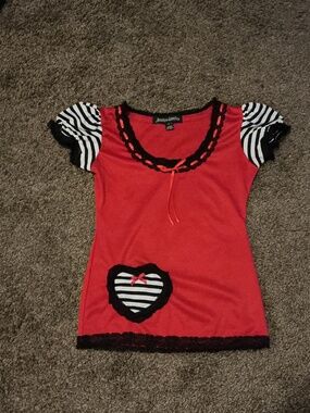 Jessica Louise shirt in red black and white size small